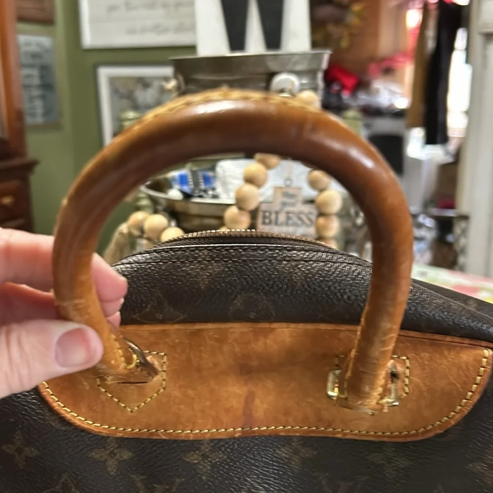 Authentic LV large Deauville handbag - Picture 11 of 16